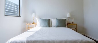 Cozy 3BR in Throsby w/t courtyard, free wifi/park