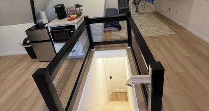 Cozy attic 1-bedroom apartment in fantastic New Haven with AC