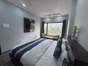Deluxe Double Room | Free WiFi - Hotel Suraj By T And M Hotels (Haridwar)