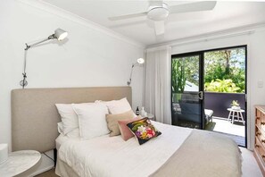Room - Macmasters Coastal Luxe – Walk to the Beach (Macmasters Beach)