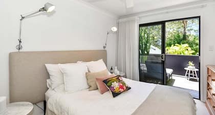 Macmasters Coastal Luxe – Walk to the Beach