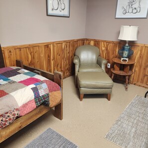 3 bedrooms, desk, travel crib, free WiFi