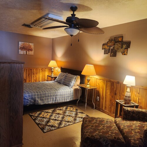 Cozy 3-bedroom motel in Bartley ideal for hunters or families.