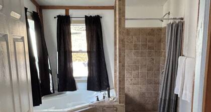 Tremendous 3-bedroom house with AC in charming Topaz