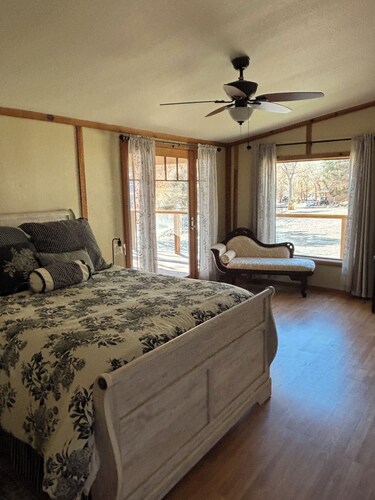 Tremendous 3-bedroom house with AC in charming Topaz