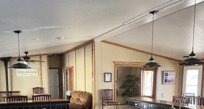 Tremendous 3-bedroom house with AC in charming Topaz