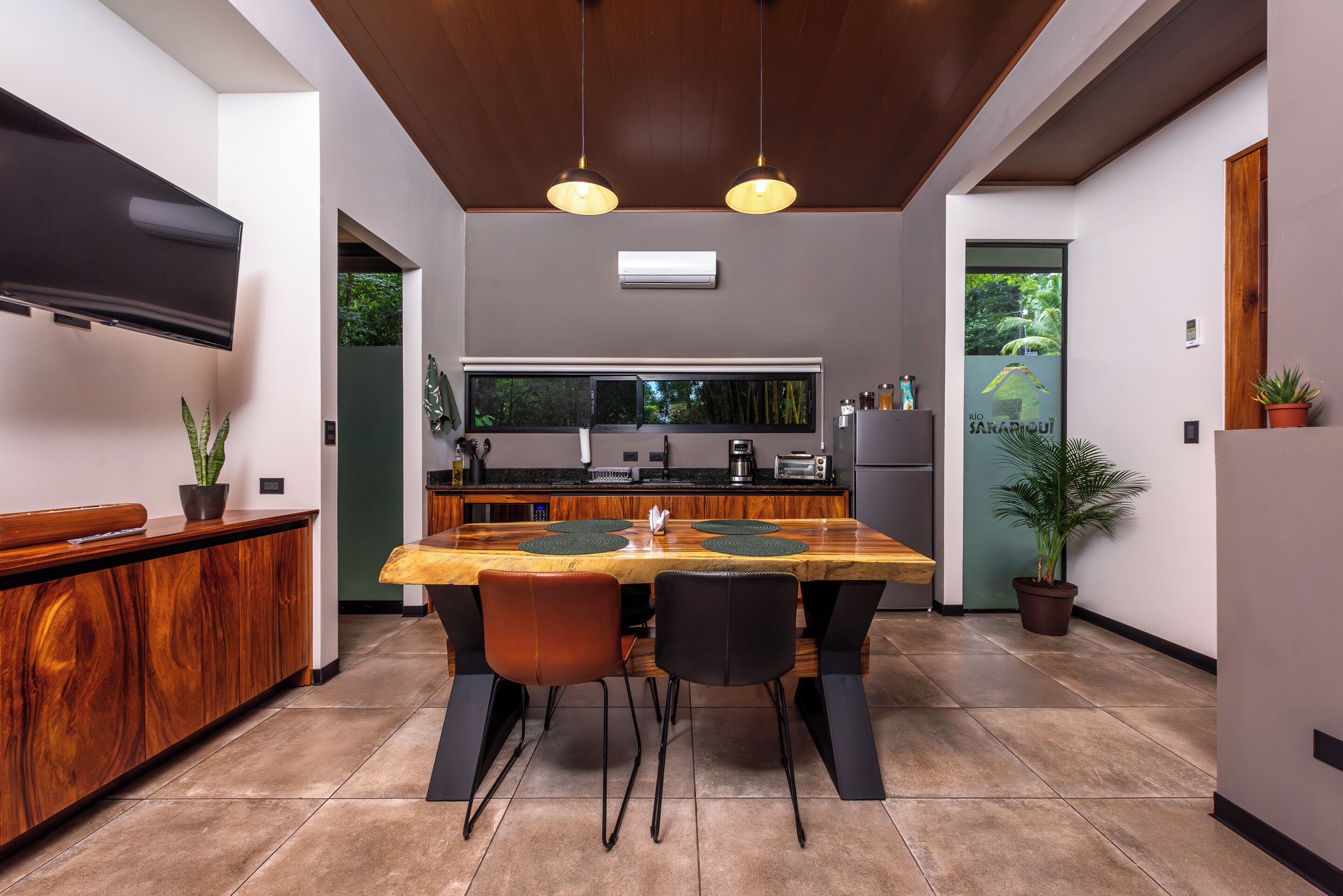 Deluxe Villa, River View | Private kitchen | Full-sized fridge, microwave, cookware/dishes/utensils