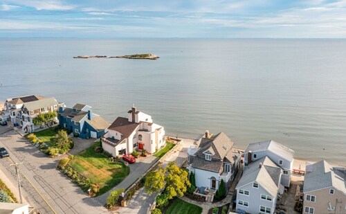 Gorgeous 3-bedroom house in tranquil Westbrook perfect for relaxing getaway