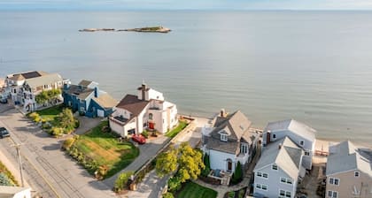 Gorgeous 3-bedroom house in tranquil Westbrook perfect for relaxing getaway