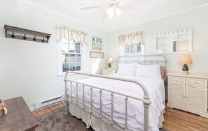 3 habitaciones, tabla de planchar con plancha, wifi y ropa de cama 