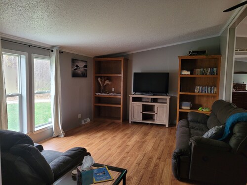 Lakeside Haven 
Come enjoy the relaxing stay next to the Lake with nature sounds