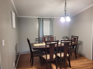 Dining - Lakeside Haven
Come enjoy the relaxing stay next to the Lake with nature sounds (Sullivan)