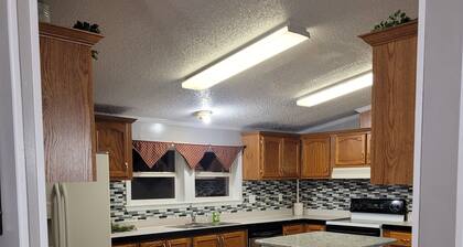 Lakeside Haven
Come enjoy the relaxing stay next to the Lake with nature sounds