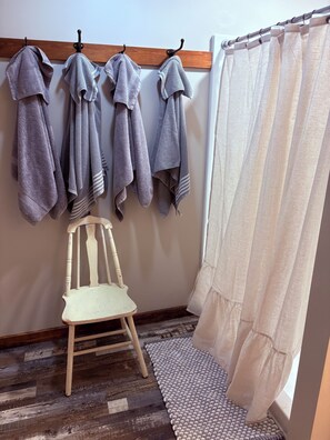 Interior - Cozy, yet spacious 2 bed, brand new space in downtown Hamilton Kansas! (Hamilton)