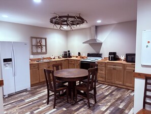 Fridge, microwave, oven, stovetop - Cozy, yet spacious 2 bed, brand new space in downtown Hamilton Kansas! (Hamilton)