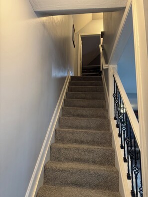 Interior - Cozy 2-bedroom Home close to Downtown Columbus (Columbus)