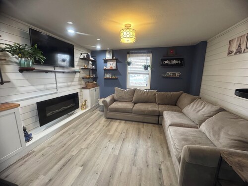 Cozy 2-bedroom Home close to Downtown Columbus