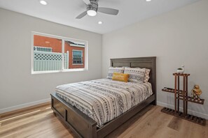 3 makuuhuonetta, silitysrauta/-lauta, Wi-Fi, vuodevaatteet