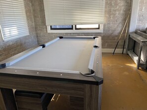 Games room - Cozy 2-bedroom house in superb Phoenix with refreshing AC (Phoenix)