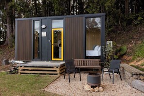 Exterior - Saddle House by Tiny Away (Lower Beechmont)