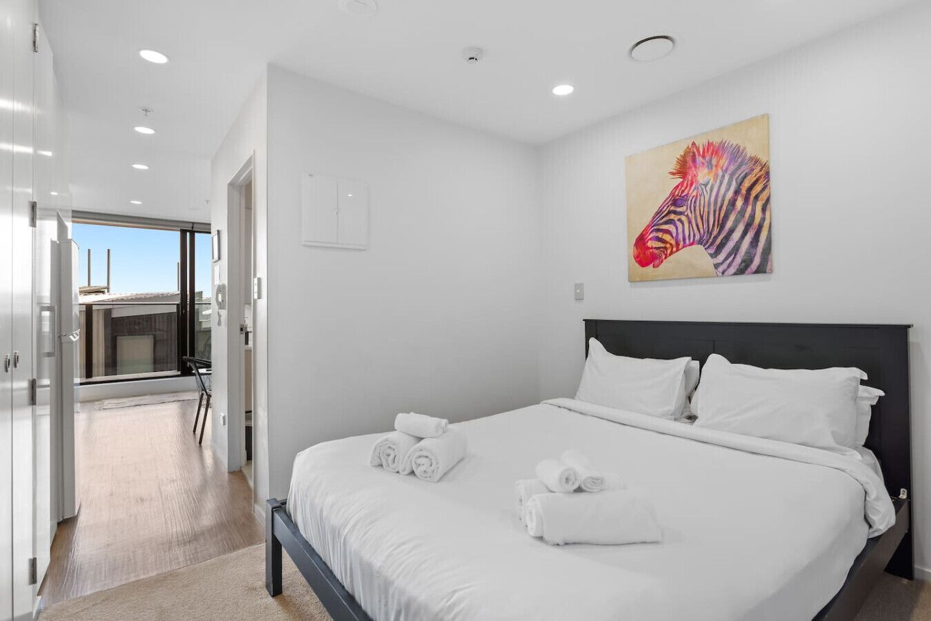 Iron/ironing board, WiFi, bed sheets