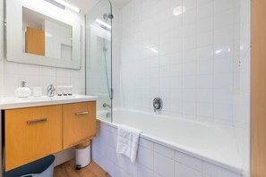 Hair dryer, towels - Cosy St Marys Bay Retreat with Parking (Auckland)