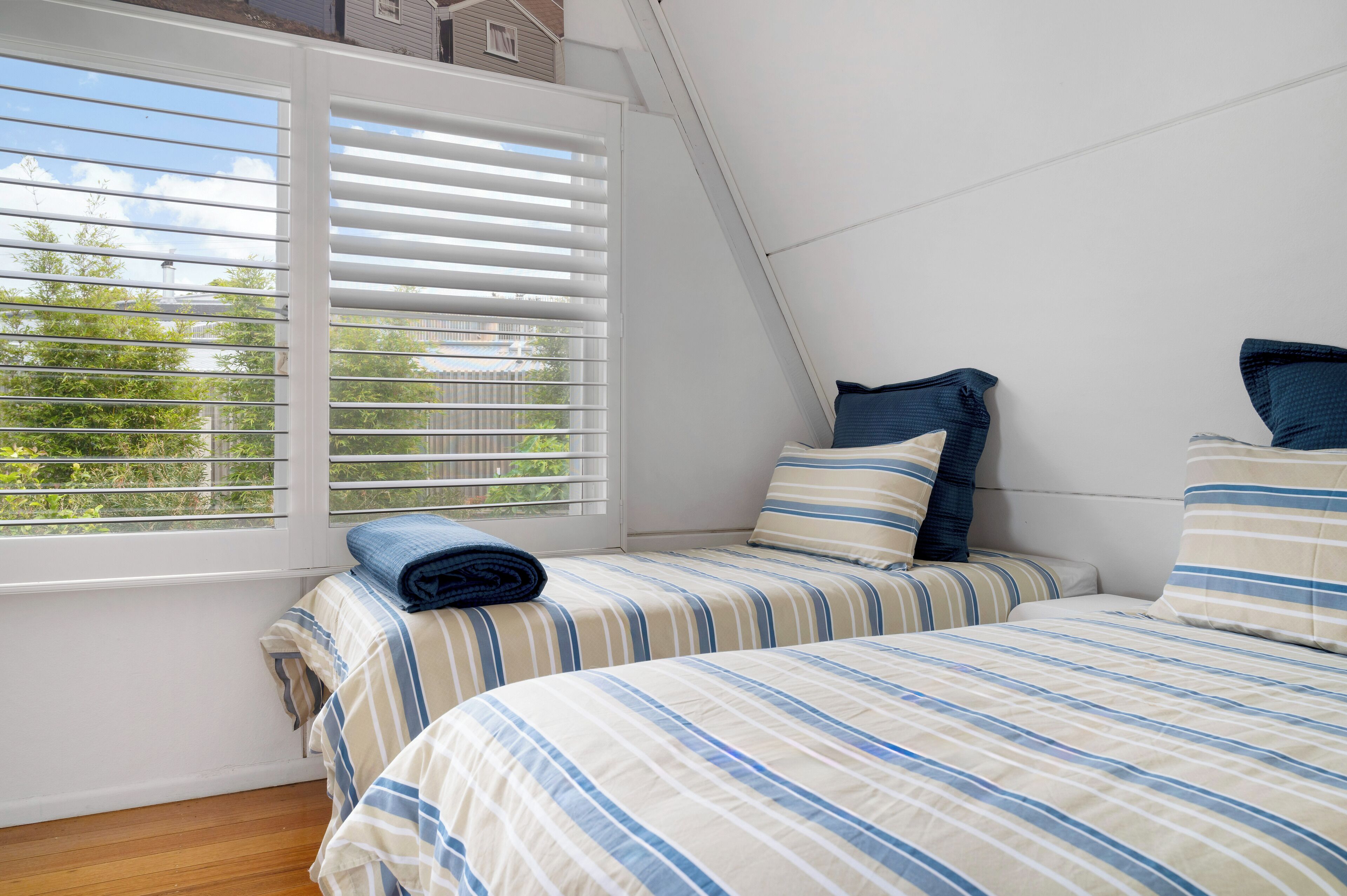 Internet, bed sheets