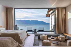 Senior Suite, Patio, Sea View | Balcony view - Dali Sky & Erhai Sea View Holiday Inn (Dali)