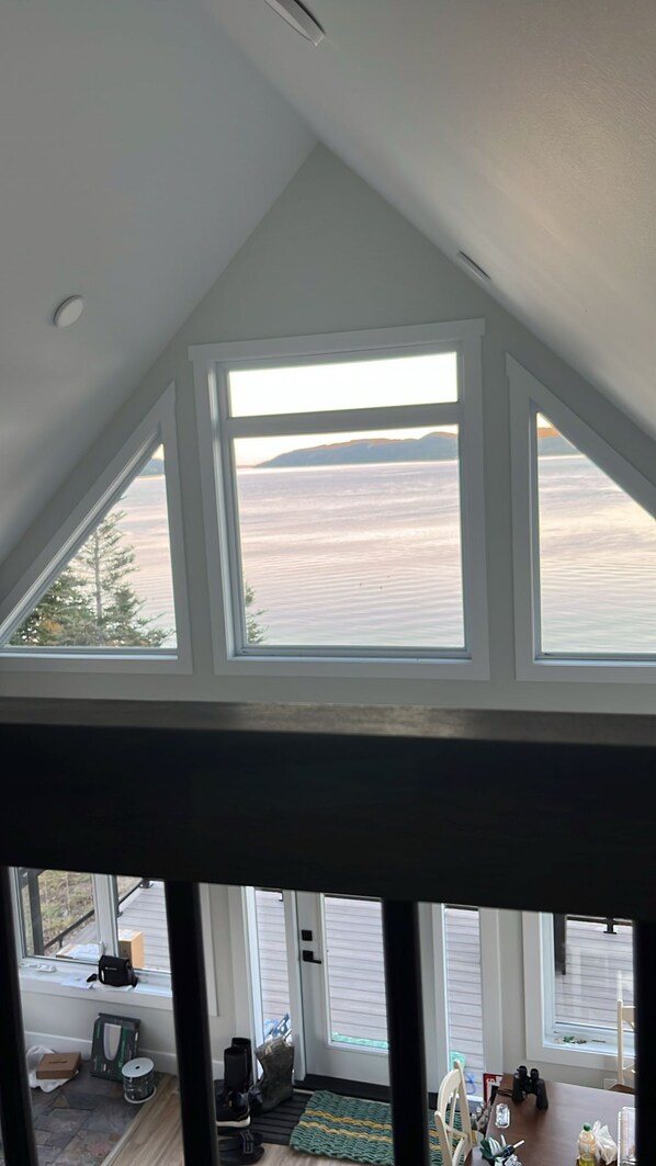 Interior - Cozy Beachfront Cottage Retreat w/ Loft Workspace, Stunning Views & Beach Access (King's Point)