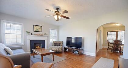 The Copper Cottage on Main-Intown- Wifi-Firepit-Remodeled Kitchen and Bath
