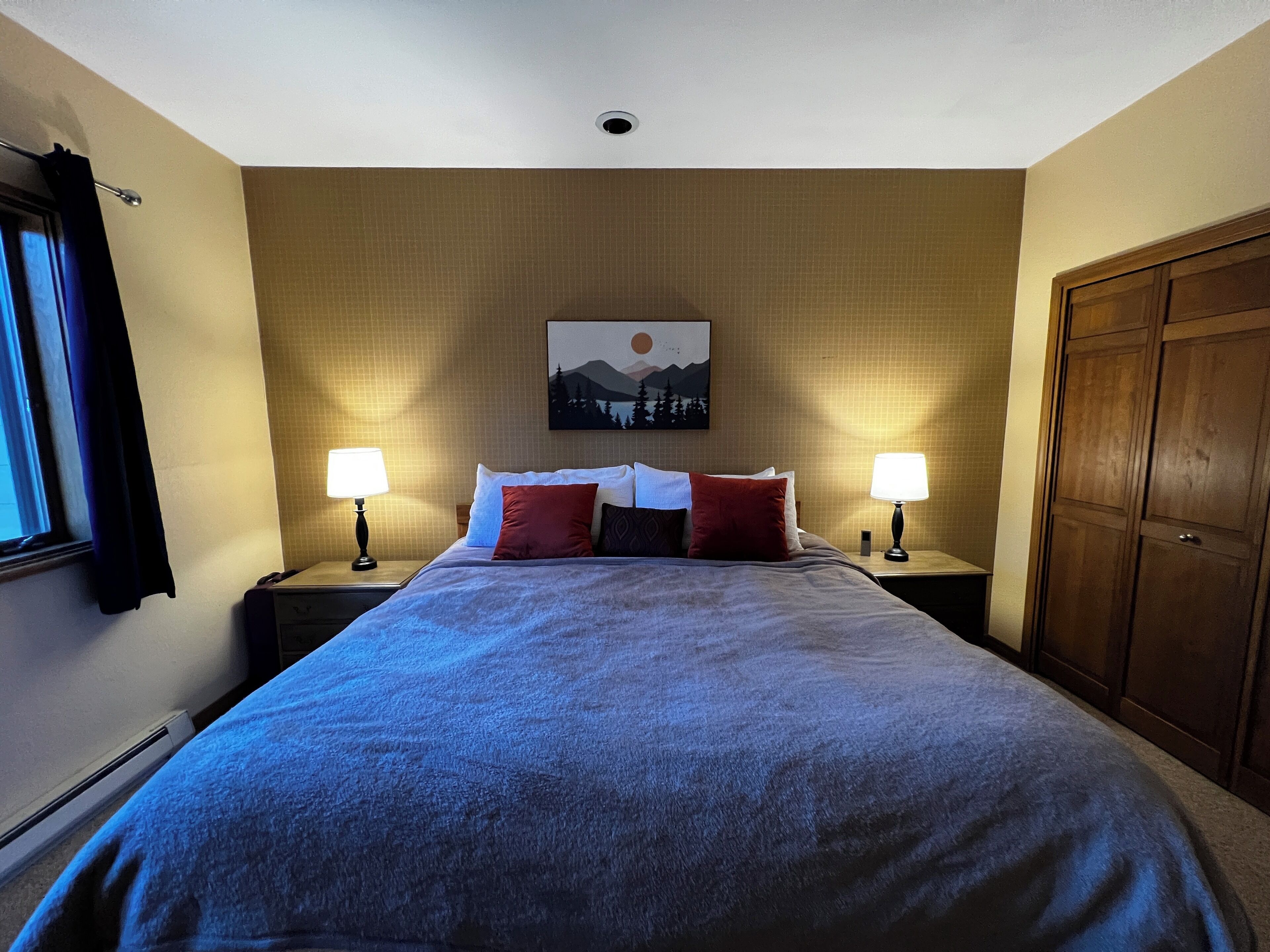 Iron/ironing board, free WiFi, bed sheets