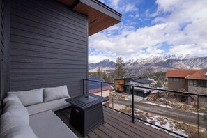 Property grounds - Spacious 4BR mountain home in Durango, perfect for family getaways! (Durango)