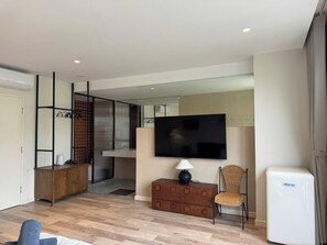 Iron/ironing board, free WiFi - Calmstay-Soluna Pearl Villa-Ocean Park (Van Giang)