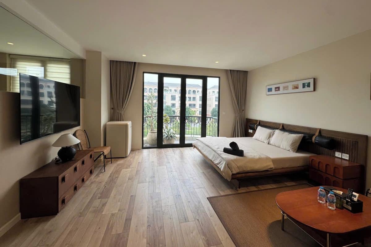 Iron/ironing board, free WiFi