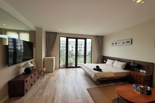 Iron/ironing board, free WiFi