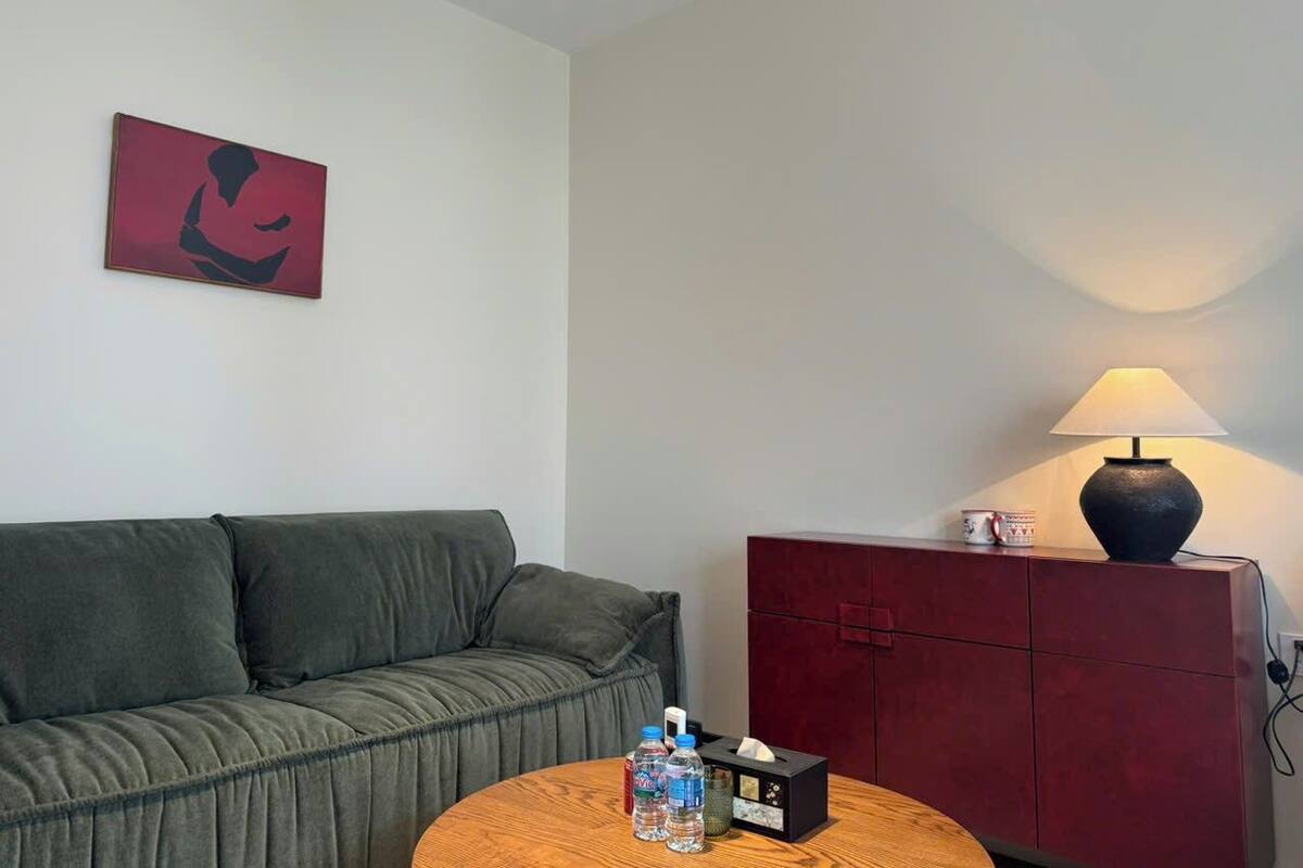 Chambre Deluxe, vue sur le jardin | Fer et planche à repasser, accès au Wi-Fi (inclus)