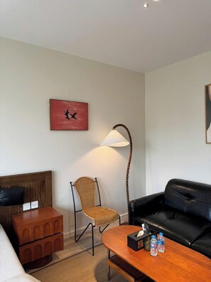 Iron/ironing board, free WiFi - Calmstay-Soluna Pearl Villa-Ocean Park (Van Giang)