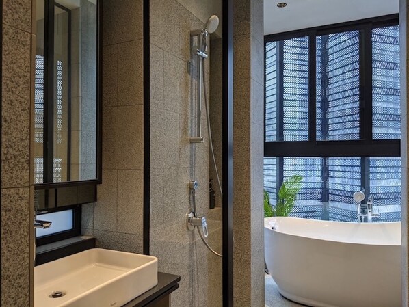Luxury Studio | Bathroom | Hair dryer, bidet, towels, soap - Scarletz Suites KLCC Near Twin Towers (Kuala Lumpur)