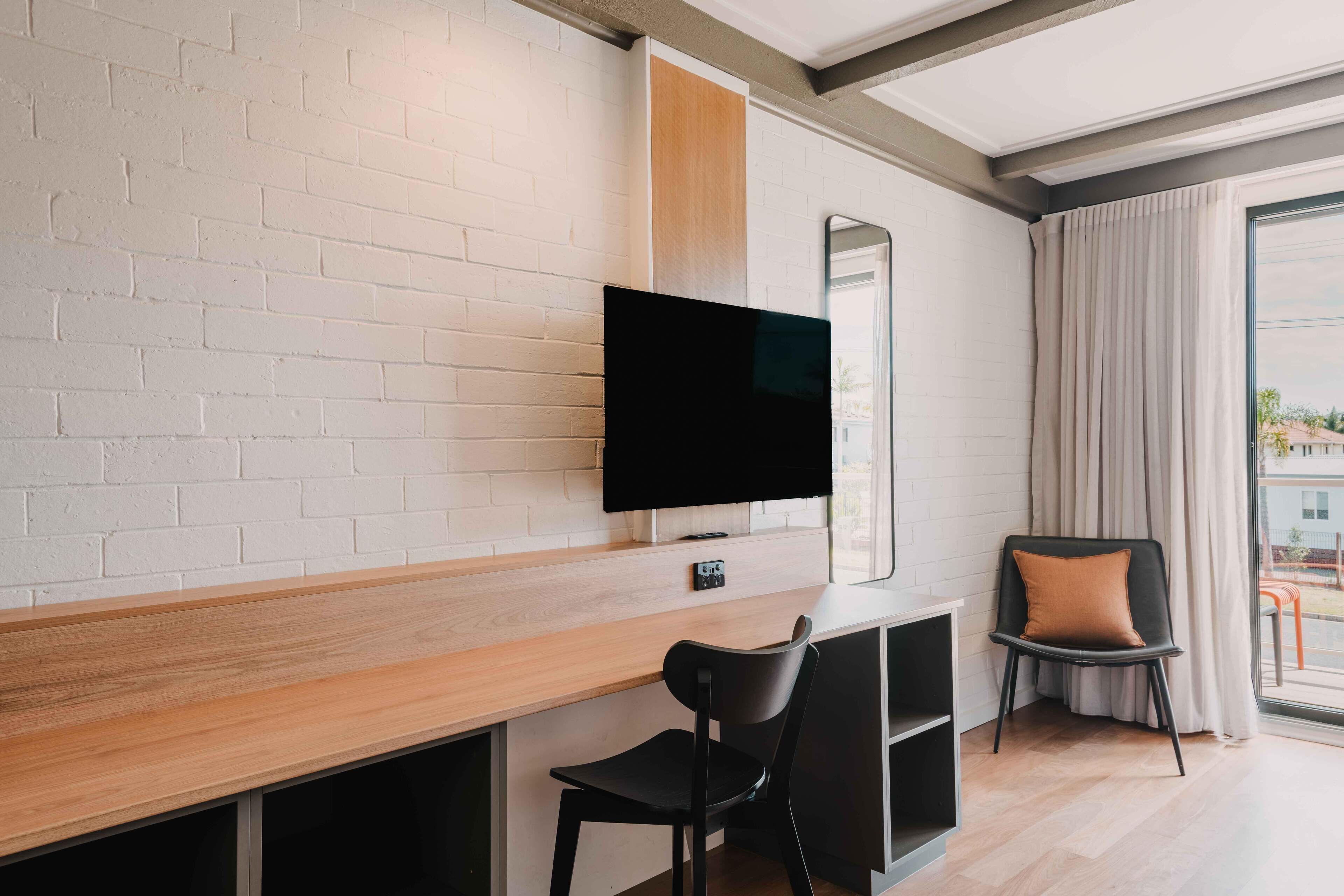 Triple Room, Non Smoking, Private Bathroom | Living area