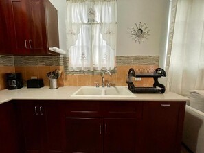 Private kitchen - Abigail's Esmeralda - 2 bedroom Apartment (Tortola)