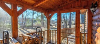 Creekside Log Cabin Retreat in Black Mountain