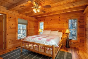 Tabla de planchar con plancha, wifi y ropa de cama 