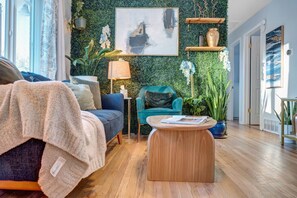 Fernseher, Videospiele, Bücher, Computerbildschirme