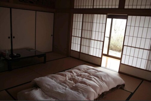 Tea ceremony experience in a beautiful Japanese house