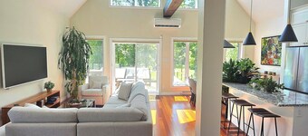 Welcome to White Oaks, a luxury retreat nestled quietly on the Quyon River.