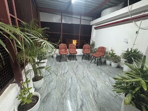 Terrace/patio - Urban Hive By T And M Hotels (Haridwar)