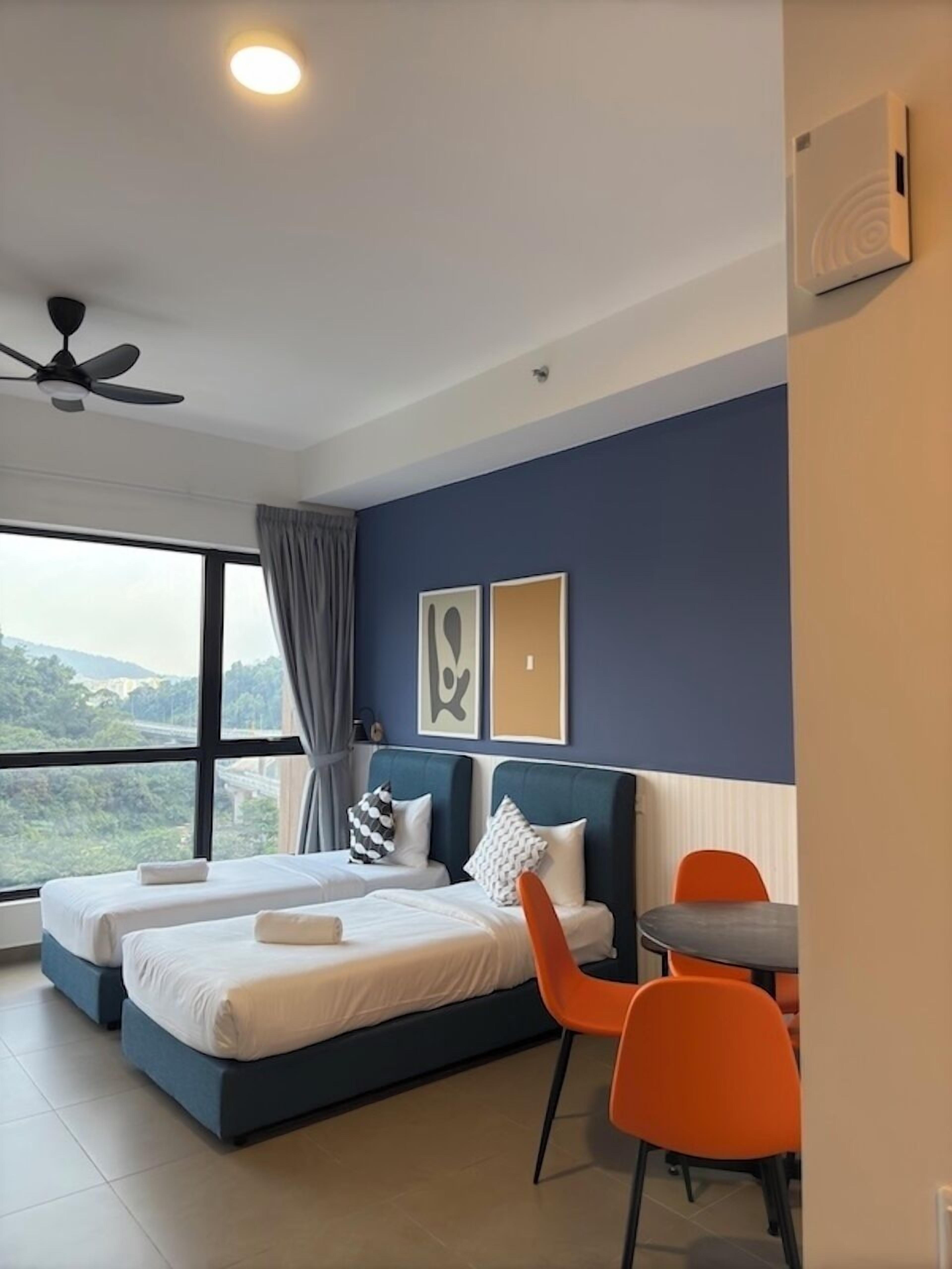 Superior Studio, 2 Twin Beds, City View | Iron/ironing board, free WiFi, bed sheets