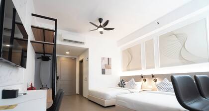 Mossaz Suites Walk to Empire City Mall