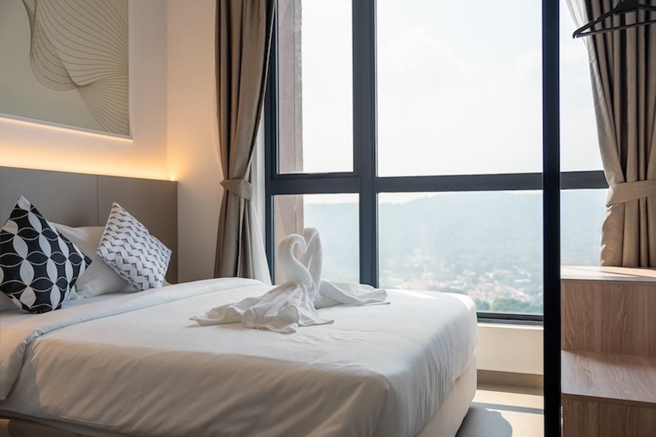 Luxury Apartment, 2 Bedrooms, City View | Seterika/papan seterika, Wi-fi percuma, cadar katil 