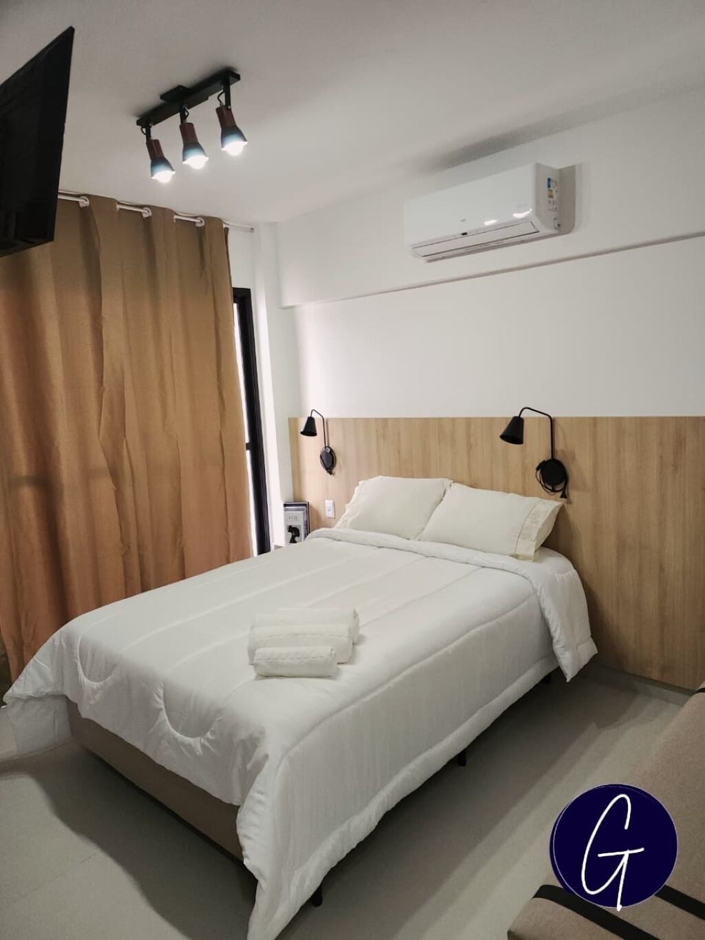 Ferros/tábuas de passar roupa, Wi-Fi, roupa de cama